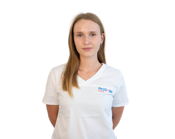 Eliška Huterova - Zubný asistent v ProSmile Clinic